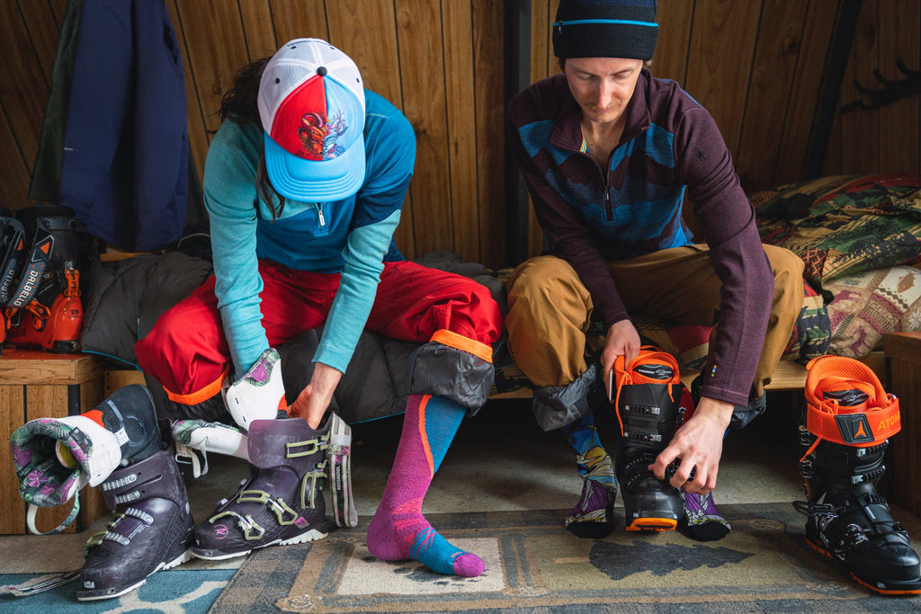 How To Dress For Skiing: A Guide - Comor - Go Play Outside