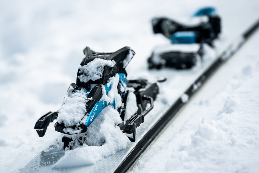 How To Choose The Right Ski Bindings - Comor - Go Play Outside